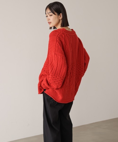 Bou Jeloud(ブージュルード)の「ケーブルVニットセーター(ニット/セーター・レディース・オフホワイト/レッド/ブラック・38)」の22枚目の写真