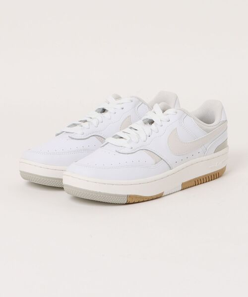 NIKE（ナイキ）の「《NIKE》ウィメンズ ガンマ フォース（スニーカー・レディース・ホワイト系その他/ホワイト×ブラック/ホワイト系その他2・25.0cm/24.5cm/23.5cm/24.0cm/23.0cm/22.5cm）」の2枚目の写真