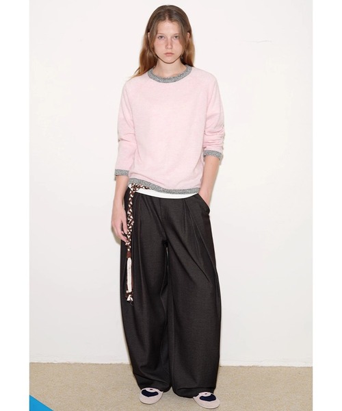 Fano Studios（ファノ ストゥディオズ）の「プリーツデザイン ストレートワイドスラックス FQ25K082【Fano Studios】【2025AW】（スラックス・レディース・チャコールグレー・S/M/L）」の4枚目の写真