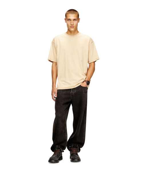 DIESEL(ディーゼル)の「メンズ Tシャツ T-LUCIEN-IHBI(Tシャツ/カットソー・メンズ・ベージュ/ホワイト/ブラック・LARGE/SMALL/X-SMALL/XX-LARGE/X-LARGE/MEDIUM/XXX-LARGE)」の15枚目の写真