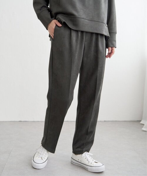 ikka(イッカ)の「フェイクスエードテーパードパンツ(その他パンツ・レディース・ブラウン系その他/チャコール/ベージュ・L/M/S)」の13枚目の写真