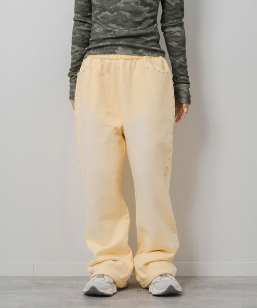 JOINT WORKS（ジョイントワークス）の「スタッズ サンフェード スウェットパンツ / Studs Sun-faded Sweatpants（スウェットパンツ・レディース・グレー/ブラック/イエロー・FREE）」の3枚目の写真