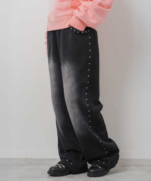 JOINT WORKS（ジョイントワークス）の「スタッズ サンフェード スウェットパンツ / Studs Sun-faded Sweatpants（スウェットパンツ・レディース・グレー/ブラック/イエロー・FREE）」の2枚目の写真