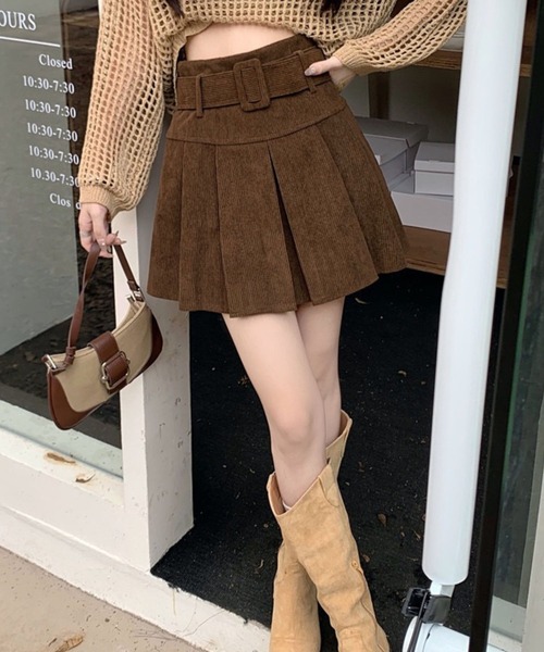 SPIGA(スピーガ)の「ベルト付ボックスプリーツミニスカート(スカート・レディース・ブラック/ベージュ/ブラウン・SMALL/MEDIUM/LARGE/X-LARGE)」の9枚目の写真