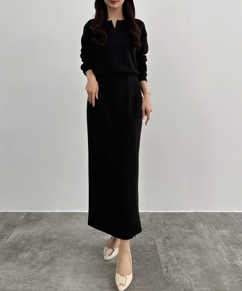 セール】キーネックトップス＋裾ファスナーIラインスカート