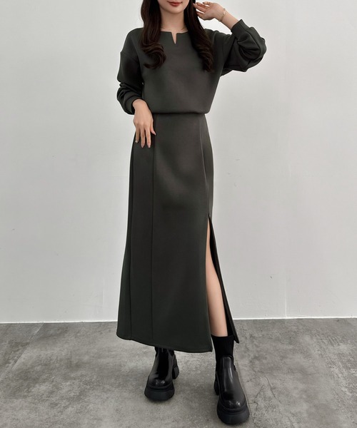 CENEA(セネア)の「キーネックトップス+裾ファスナーIラインスカート(セットアップ・レディース・チャコール/ブラック/アイボリー/ネイビー・SMALL/MEDIUM/LARGE/X-LARGE)」の15枚目の写真