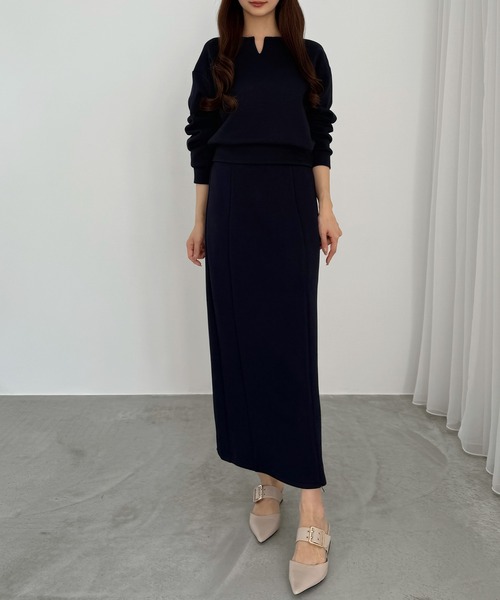 CENEA(セネア)の「キーネックトップス+裾ファスナーIラインスカート(セットアップ・レディース・チャコール/ブラック/アイボリー/ネイビー・SMALL/MEDIUM/LARGE/X-LARGE)」の22枚目の写真