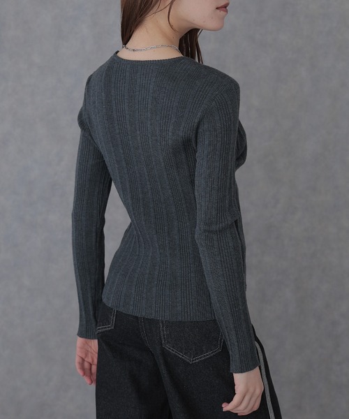 SUWDEE(スーディー)の「wool blend layered knit pullover(ニット/セーター・レディース・ダークグレー/ブラック/ブラウン・FREE)」の15枚目の写真