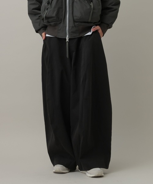 LAND MUSEUM（ランドミュージアム）の「LAND MUSEUM／ボリュームワイドパンツ（その他パンツ・メンズ・ダークグレー/ベージュ/ブラック/ホワイト・LARGE/MEDIUM）」の2枚目の写真