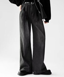 SBG（エスビー）の「SBG タックセミフレアデニム（デニムパンツ）」