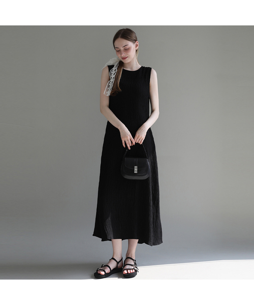 SLOWLOLLI（スローローリ）の「[カラー追加] バックスリットプリーツミディドレス_5カラー（ワンピース・レディース・Beige/アイボリー/ブラック/カーキ/ブルー・FREE）」の2枚目の写真