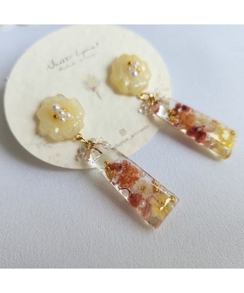 tone(トーン)の「【Sweetlupine】【Sweetlupine】【オレンジ】淡い花形 クリアステック フラワー お花いっぱい レジン ♡ニッケルイヤリング(MA)(イヤリング・レディース・オレンジ・FREE)」の2枚目の写真