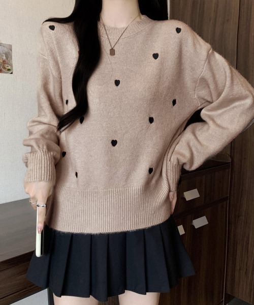 Miniministore(ミニミニストア)の「クルーネックハート柄ニットセーター韓国風(ニット/セーター・レディース・ブラウン/グレー/オフホワイト/ブラック/ベージュ/モカ・FREE)」の5枚目の写真