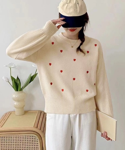 Miniministore(ミニミニストア)の「クルーネックハート柄ニットセーター韓国風(ニット/セーター・レディース・ブラウン/グレー/オフホワイト/ブラック/ベージュ/モカ・FREE)」の13枚目の写真