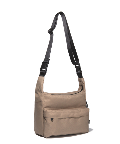 BUTDEEP(バッドディープ)の「022 VARIOUS BAG SMALL-BEIGE(メッセンジャーバッグ・レディース・その他・FREE)」の1枚目の写真