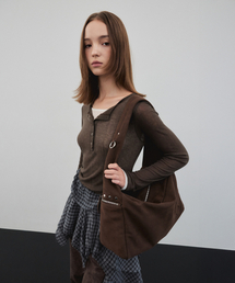 CHRISTINE PROJECT（クリスティンプロジェクト）の「STUD SUEDE BULKY BAG(BROWNIE)（ショルダーバッグ・レディース）」