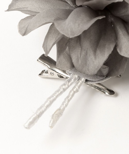 LEPSIM(レプシィム)の「【入卒式/セレモニー】フラワーコサージュ 604404(ブローチ/コサージュ・レディース・グレー/ライトベージュ/ネイビー・ONE SIZE)」の10枚目の写真