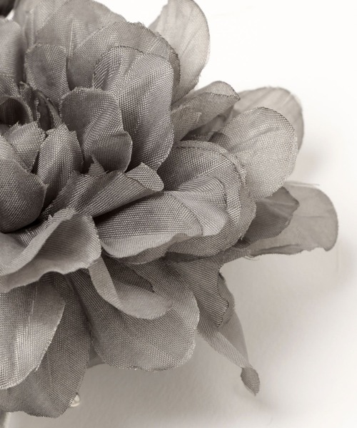 LEPSIM(レプシィム)の「【入卒式/セレモニー】フラワーコサージュ 604404(ブローチ/コサージュ・レディース・グレー/ライトベージュ/ネイビー・ONE SIZE)」の14枚目の写真