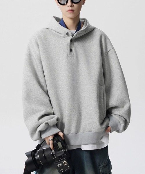SBG(エスビー)の「SBG ルーズフィット ハイネックフーディー(スウェット・メンズ・グレー/ネイビー・LARGE/MEDIUM)」の5枚目の写真