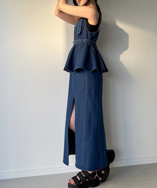junoah（ジュノア）の「デニムVネックペプラムキャミワンピース（ワンピース・レディース・ブルー/ブラック/ダークブルー・LARGE/MEDIUM/SMALL）」の6枚目の写真