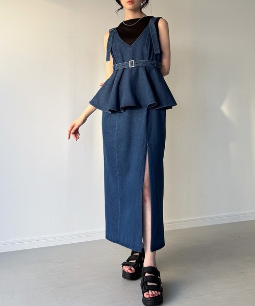 junoah（ジュノア）の「デニムVネックペプラムキャミワンピース（ワンピース・レディース・ブルー/ブラック/ダークブルー・LARGE/MEDIUM/SMALL）」の8枚目の写真