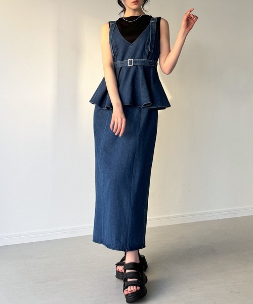 junoah（ジュノア）の「デニムVネックペプラムキャミワンピース（ワンピース・レディース・ブルー/ブラック/ダークブルー・LARGE/MEDIUM/SMALL）」の9枚目の写真