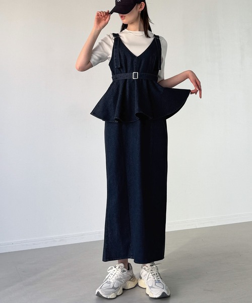junoah（ジュノア）の「デニムVネックペプラムキャミワンピース（ワンピース・レディース・ブルー/ブラック/ダークブルー・LARGE/MEDIUM/SMALL）」の12枚目の写真
