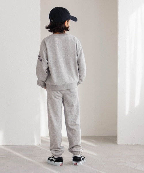 coca（coca）（コカ）の「キッズ 胸＆プリントスウェットトップス（スウェット・キッズ・チャコール/グレー・150/140/130/120）」の5枚目の写真