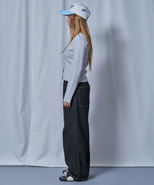 SEQUENZ(シークエンズ)の「※WEB限定 / シルバープレート / レディースフィットカーディガン /sqnz fit cardigan(Tシャツ/カットソー・レディース・ライトグレー/ネイビー/バーガンディー/ブラック・MEDIUM/SMALL)」の8枚目の写真