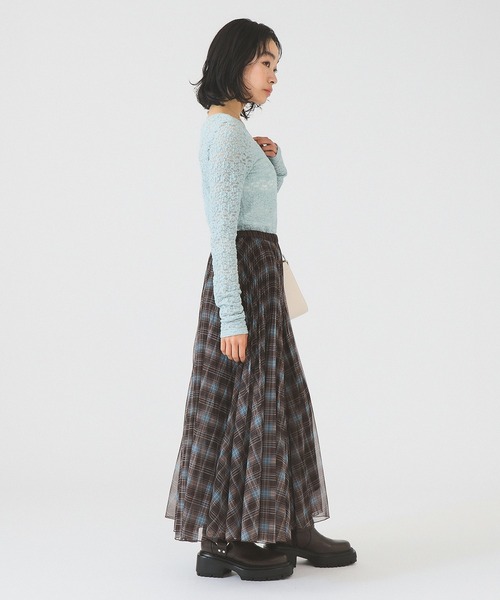 Ray BEAMS（レイビームス）の「ジャカード レース クルーネック Tシャツ（Tシャツ/カットソー・レディース・ホワイト/ブラック/サックスブルー・ONE SIZE）」の5枚目の写真