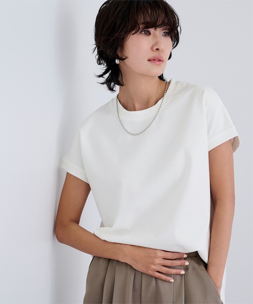 UR'S（ユアーズ）の「機能性カットソーフレンチスリーブトップス（Tシャツ/カットソー・レディース・ホワイト/チャコール/グレイッシュベージュ/ブラック・S/L/M）」の2枚目の写真