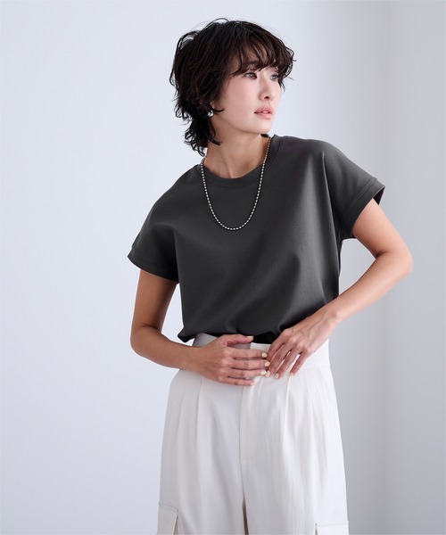 UR'S（ユアーズ）の「機能性カットソーフレンチスリーブトップス（Tシャツ/カットソー・レディース・ホワイト/チャコール/グレイッシュベージュ/ブラック・S/L/M）」の10枚目の写真