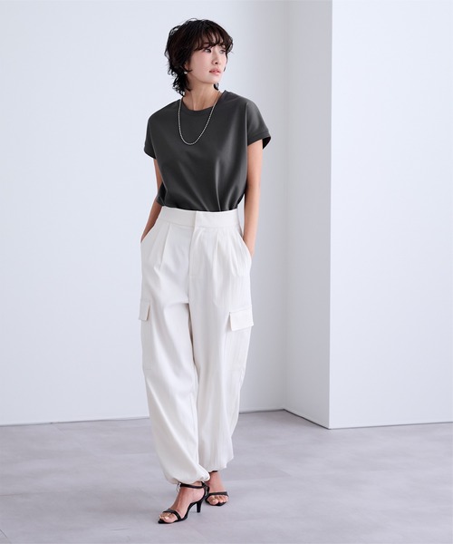 UR'S（ユアーズ）の「機能性カットソーフレンチスリーブトップス（Tシャツ/カットソー・レディース・ホワイト/チャコール/グレイッシュベージュ/ブラック・S/L/M）」の12枚目の写真