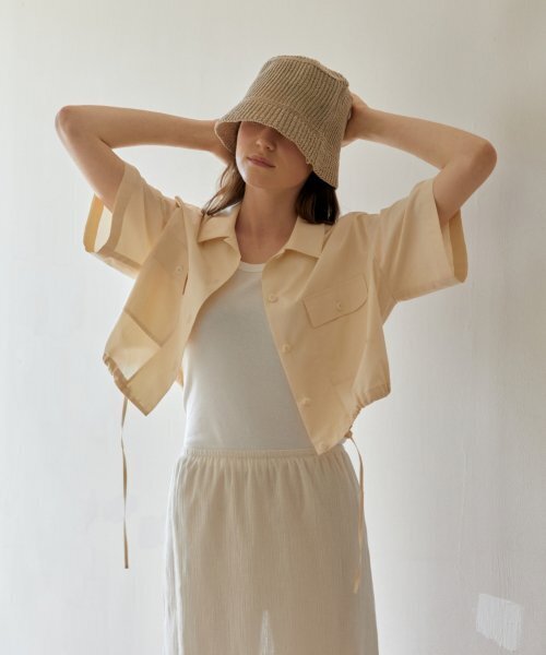 UNNOUT(アナウト)の「POCKET CROP SHIRT - BUTTER(シャツ/ブラウス・レディース・その他・ONE SIZE)」の2枚目の写真