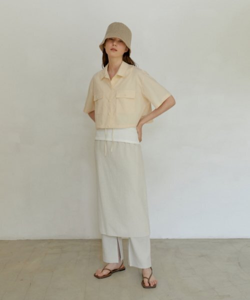 UNNOUT(アナウト)の「POCKET CROP SHIRT - BUTTER(シャツ/ブラウス・レディース・その他・ONE SIZE)」の4枚目の写真