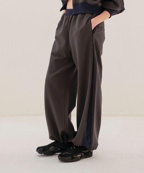 DRESSLAVE(ドレスレイブ)の「set up jersey pants(セットアップジャージーパンツ)(その他パンツ・レディース・ブラック/チャコールグレー・38)」の4枚目の写真