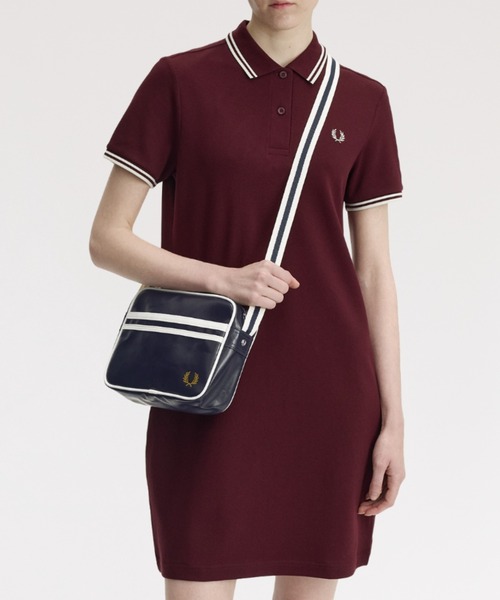 FRED PERRY(フレッドペリー)の「Classic Mini Shoulder Bag/クラシックミニショルダーバッグ(ショルダーバッグ・メンズ・ブラック/ネイビー・ONE SIZE)」の5枚目の写真