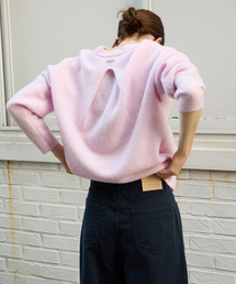 LEVAR（レバー）の「Pleats-Back Wool Round Knit - Lilac Pink（ニット/セーター）」