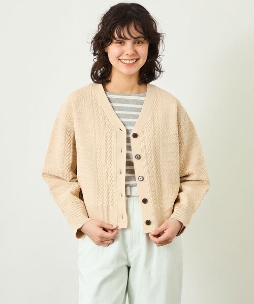 MACKINTOSH PHILOSOPHY(マッキントッシュ フィロソフィー)の「GREY LABEL ワイドケーブルカーディガン(カーディガン/ボレロ・レディース・ベージュ/ダークネイビー/レッド系その他・2)」の2枚目の写真
