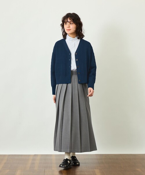 MACKINTOSH PHILOSOPHY(マッキントッシュ フィロソフィー)の「GREY LABEL ワイドケーブルカーディガン(カーディガン/ボレロ・レディース・ベージュ/ダークネイビー/レッド系その他・2)」の5枚目の写真