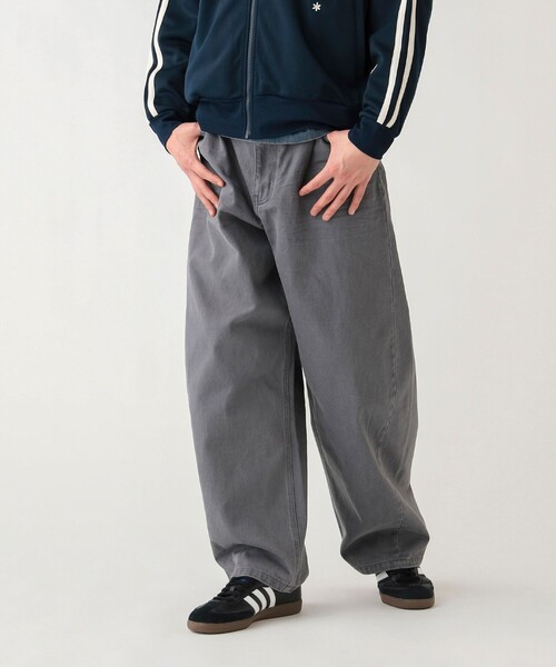 BEAMS HEART（ビームスハート）の「カラー カーブ バギー デニム（デニムパンツ・メンズ・チャコールグレー/ライトブラウン・SMALL/MEDIUM/LARGE）」の6枚目の写真