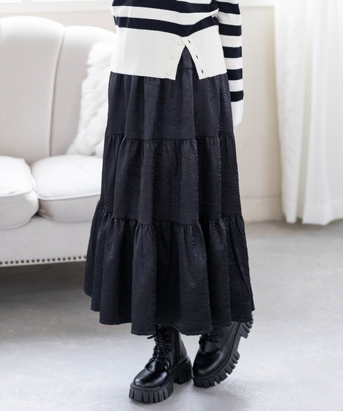 CLEAR BASIC（クリアベーシック）の「シュリンク加工ティアードロングスカート[大人 フェミニン 上品]≪新作≫（スカート・レディース・オフホワイト/ブラック/ブルーグレー・F）」の2枚目の写真