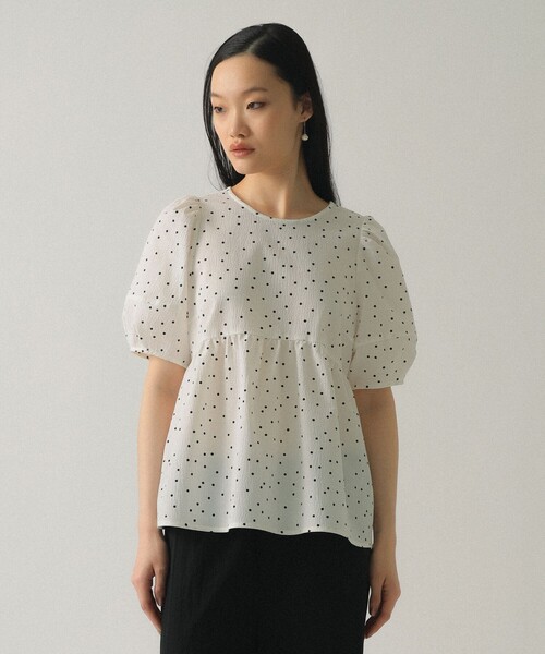 Ray BEAMS(レイビームス)の「ランタンスリーブ ギャザー ブラウス 26SS 通勤 通学 パフスリーブ オンオフ対応 フレア ペプラムシルエット ドット 洗える(シャツ/ブラウス・レディース・ホワイト/ライトブルー/ブラック/その他・ONE SIZE)」の5枚目の写真