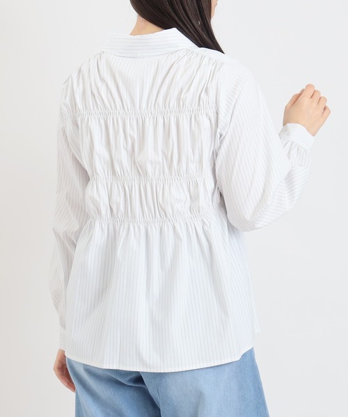 TRUDEA（トルディア）の「シャーリングシャツ(ストライプ・無地)（シャツ/ブラウス・レディース・アイボリー/サックスブルー/その他・MEDIUM）」の6枚目の写真