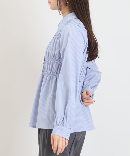 TRUDEA（トルディア）の「シャーリングシャツ(ストライプ・無地)（シャツ/ブラウス・レディース・アイボリー/サックスブルー/その他・MEDIUM）」の9枚目の写真