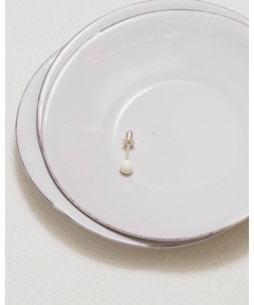 TODAYFUL(トゥデイフル)の「Mini Dot Pierce(ピアス(両耳用)・レディース・ホワイト/ブラック・FREE)」の6枚目の写真
