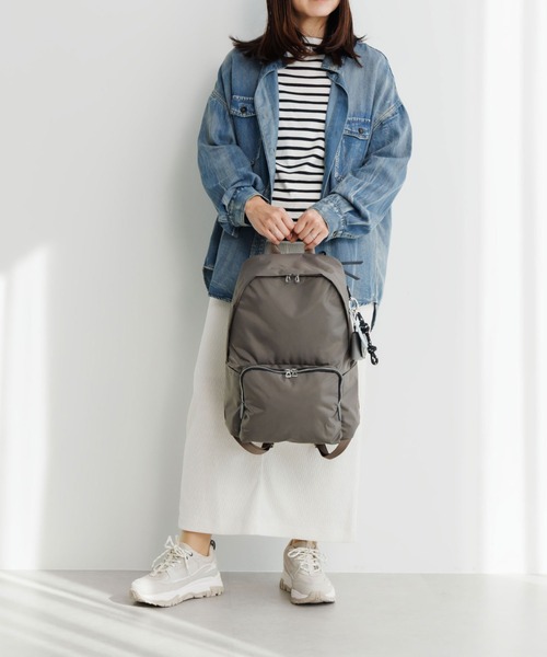 ace.(エース)の「リュックサック フィカス 20L ace.×HAyU 19105(バックパック/リュック・レディース・ブラック/ライトグレー/チャコール・FREE)」の9枚目の写真