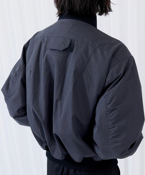OUAT（オーユーエーティー）の「【OUAT】BOMBER JACKET（ミリタリージャケット・メンズ・オリーブ/ブラック・2/3）」の4枚目の写真