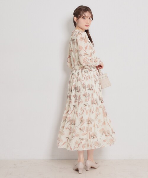 couture brooch(クチュールブローチ)の「【洗える・着映え】チューリップ柄 ワンピース(ワンピース・レディース・オフホワイト・36/38/40/42)」の4枚目の写真