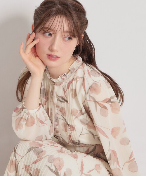 couture brooch(クチュールブローチ)の「【洗える・着映え】チューリップ柄 ワンピース(ワンピース・レディース・オフホワイト・36/38/40/42)」の7枚目の写真